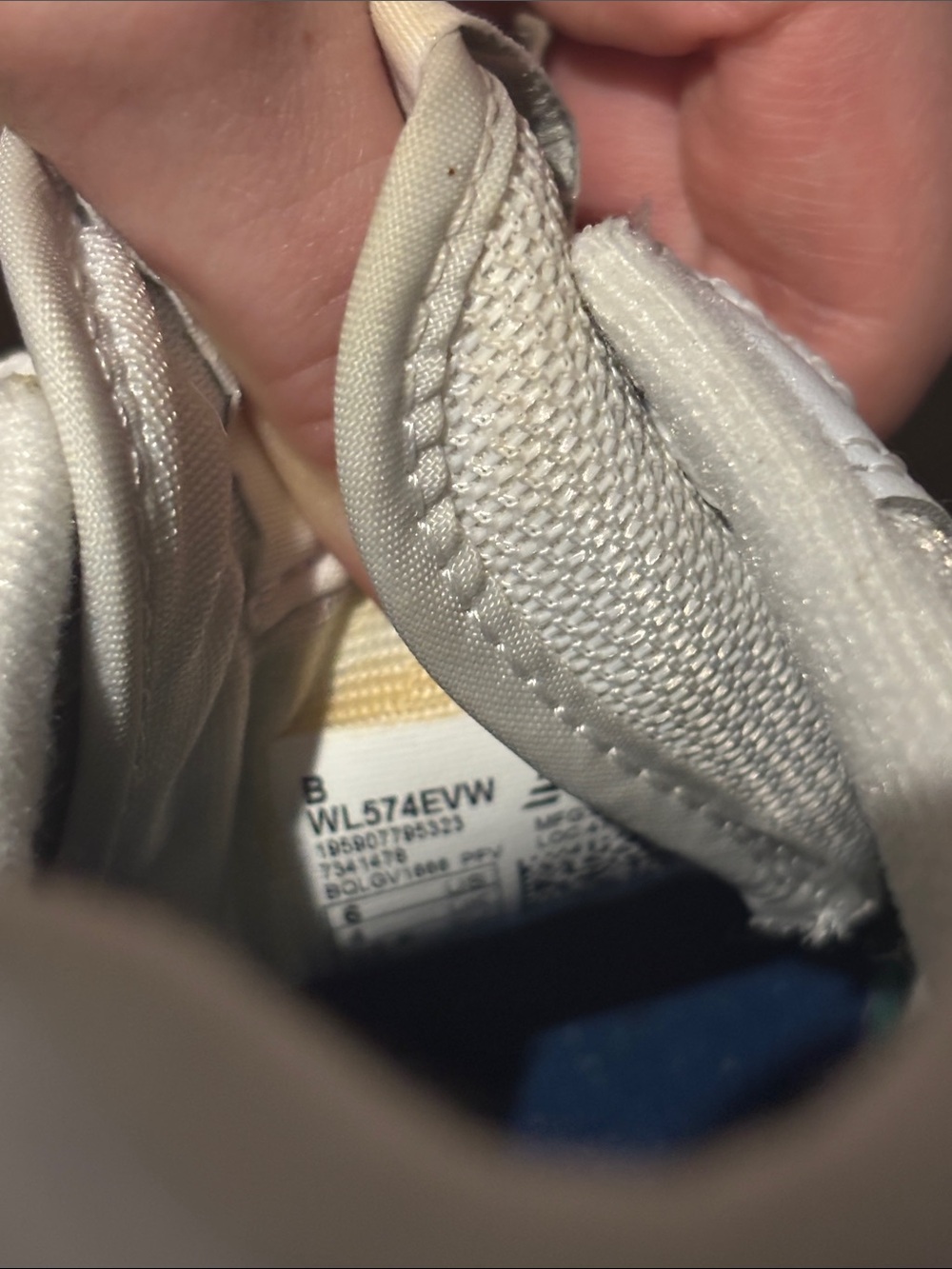 New Balance 574 women’s 6 Gray Sneakers - Picture 7 of 7